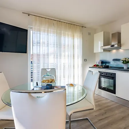 B Apartment Mucici